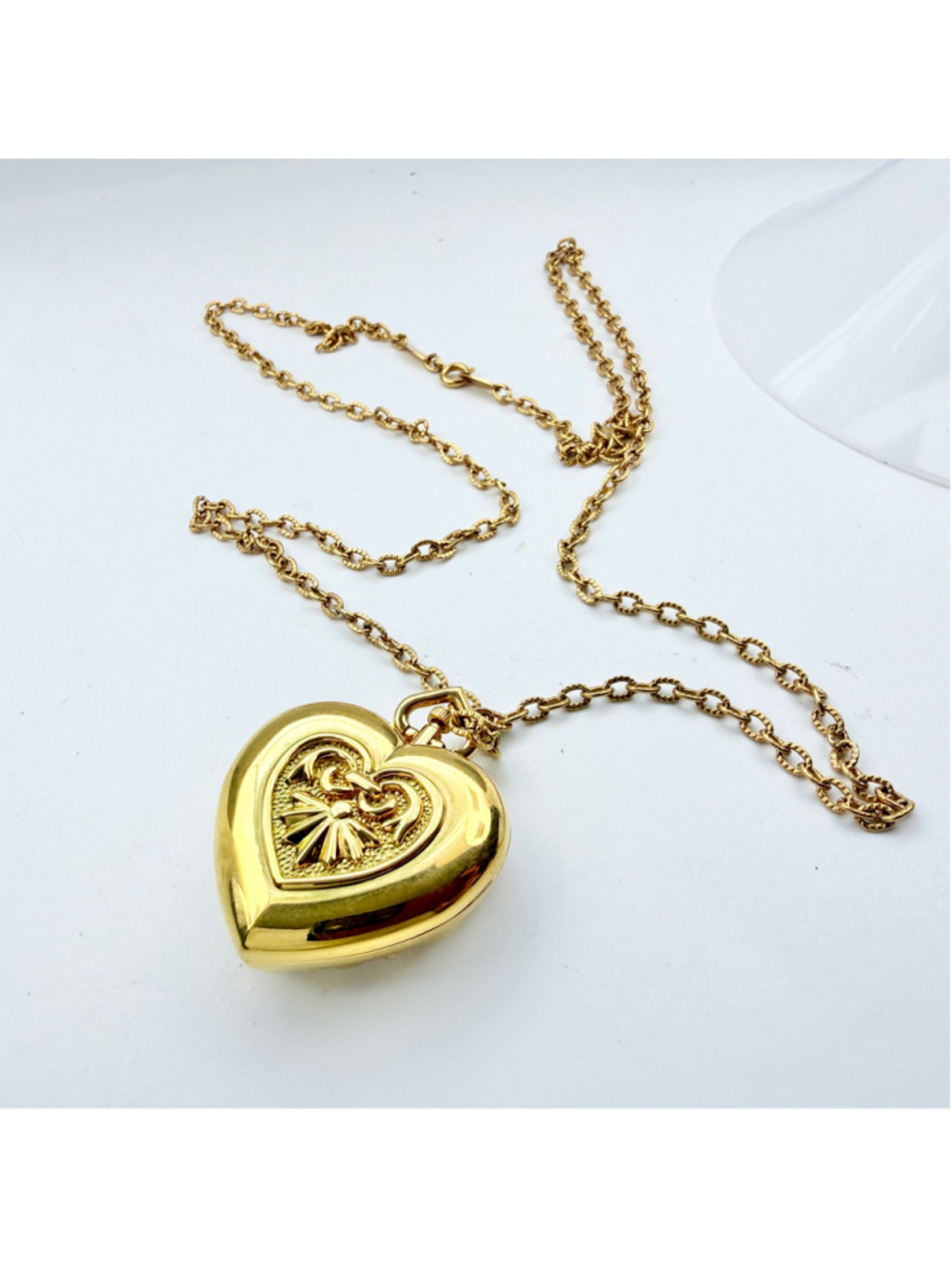 Vintage Avon Heart Watch Necklace Long Gold Tone Quartz Pendant Jewelry - Picture 6 of 10